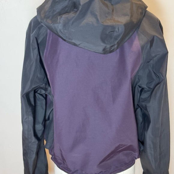 Theory Cropped Rain Jacket - Size S/P - Picture 7 of 12